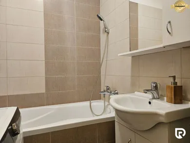 Na prenájom 1-izbový byt, 39 m², Bratislava-Dúbravka