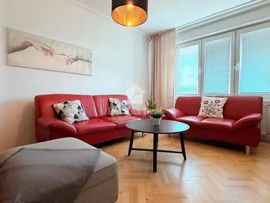 Byty na prenájom 3-izbový, Bratislava-Ružinov · €620