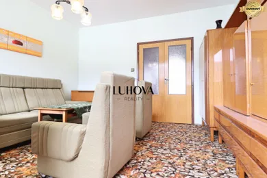 Na prenájom 3-izbový byt, 69 m², Púchov, Námestie slobody
