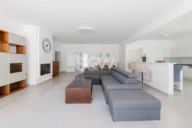Na prenájom dom, 600 m², Bratislava-Dúbravka, Jura Hronca