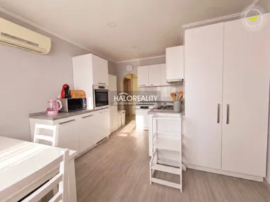 Квартиры на продажу, 3-комнатные, Sereď · €165 000