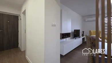 Na predaj 2-izbový byt, 61 m², Prievidza, Krajná