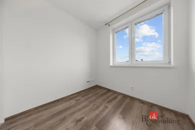 Na predaj 5-izbový byt, 116 m², Rovinka