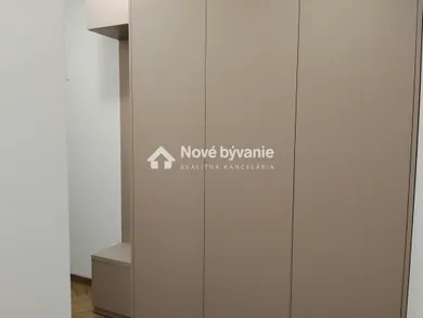 Na predaj 2-izbový byt, 55 m², Nitra, Coboriho