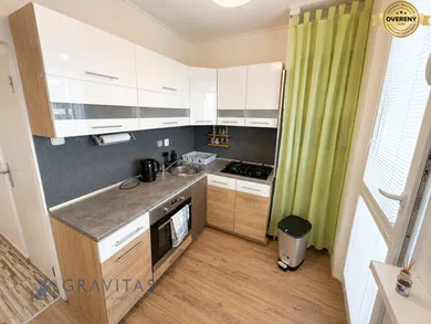 Na prenájom 2-izbový byt, 47 m², Bratislava-Dúbravka, Pri kríži