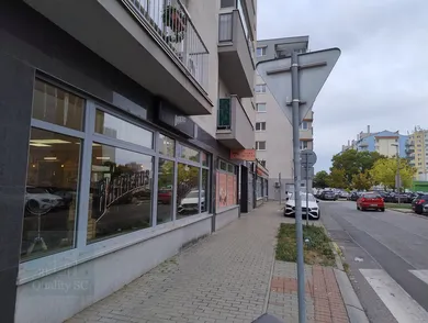 Na prenájom komerčné, 90 m², Senec, Lichnerova