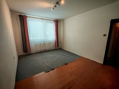Na predaj 1-izbový byt, 35 m², Myjava, M. Marečka