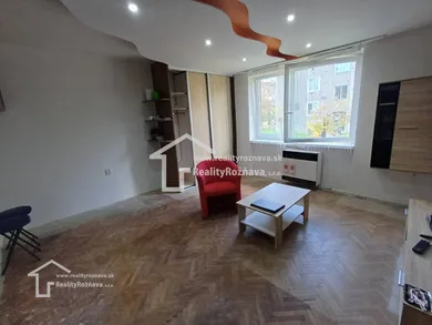 Na predaj 2-izbový byt, 56 m², Rožňava, Zlatá