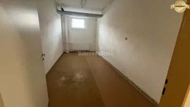Lokale komercyjne na wynajem, Prievidza · €125