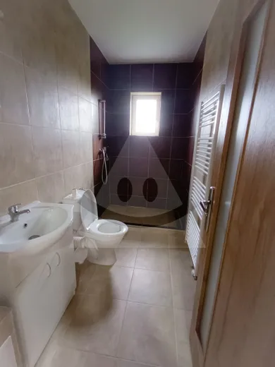 Na prenájom 1-izbový byt, 39 m², Komárno