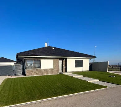 Eladó házak, Cabaj-Čápor · €305 000