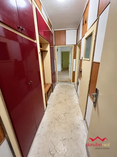 Na predaj 3-izbový byt, 59 m², Nové Zámky