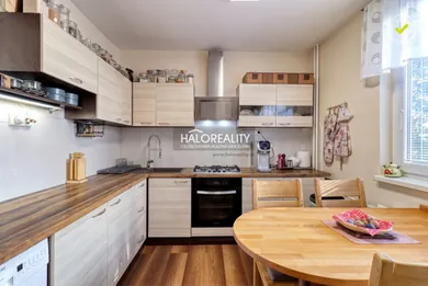 Na predaj 3-izbový byt, 68 m², Nové Mesto nad Váhom, Dr. I. Markoviča