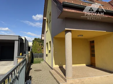 Na predaj 6-izbový dom, 187 m², Lučenec, Špitálska