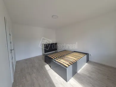 Na prenájom 1-izbový byt, 36 m², Trenčín, Soblahovská