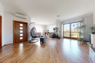 Na predaj 6-izbový dom, 216 m², Bratislava-Jarovce, Semenárska