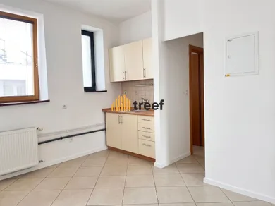 Na prenájom objekt, 54 m², Trnava, Pekárska