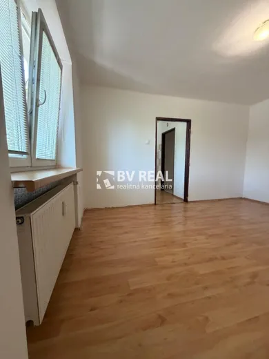 Na predaj 1-izbový byt, 32 m², Nováky, Hviezdoslavova