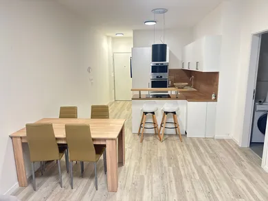 Mieszkania na wynajem, 2-pokojowe, Nitra · €800