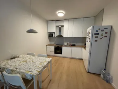 Na prenájom 2-izbový byt, 50 m², Bratislava-Lamač, Jána Langoša 4