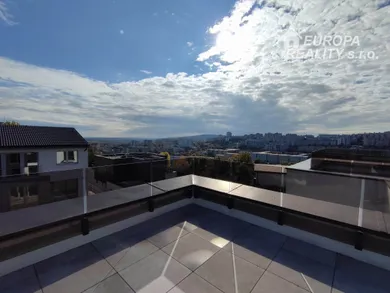 Na predaj 3-izbový byt, 75 m², Bratislava-Karlova Ves, Staré grunty