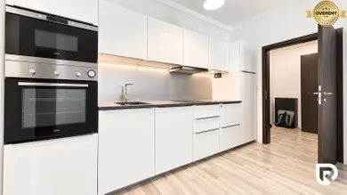 Na prenájom 3-izbový byt, 54 m², Bratislava-Nové Mesto, Kukučínova