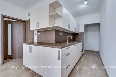 Byty na predaj 3-izbový, Komárno · €130 000