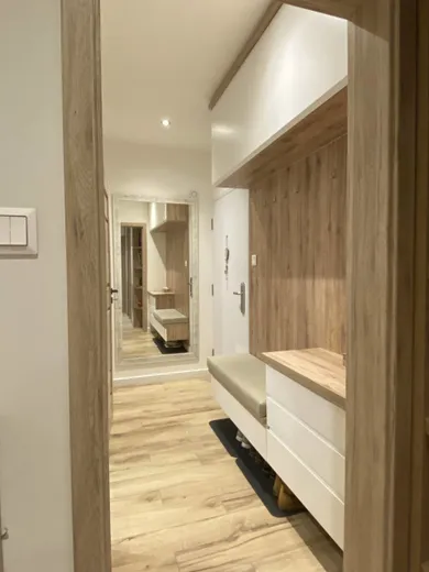 Na predaj 3-izbový byt, 66 m², Bratislava-Petržalka, Smolenická