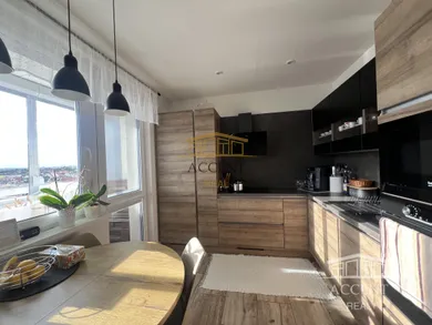 Na predaj 3-izbový byt, 72 m², Senec, Kollárova