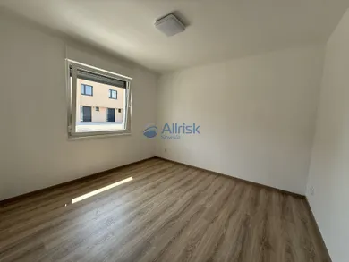 Na predaj 4-izbový dom, 96 m², Nový Svet