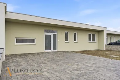 Domy na sprzedaż, 4-pokojowe, Veľká Paka · €239 000