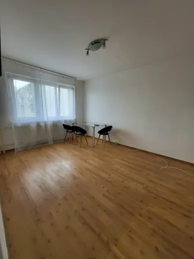 Na prenájom 2-izbový byt, 55 m², Komárno, Košická ul.