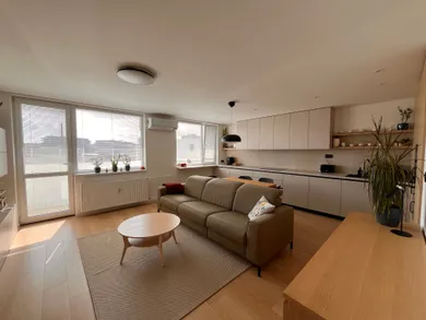 Na predaj 3-izbový byt, 68 m², Košice-Staré Mesto, Vojenská