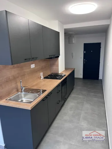 Byty na prenájom 3-izbový, Nové Zámky · €850