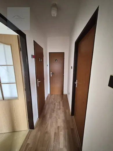 Na predaj 4-izbový byt, 81 m², Bratislava-Vajnory