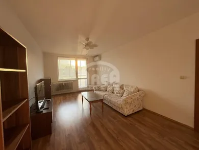 Na prenájom 3-izbový byt, 78 m², Michalovce, -