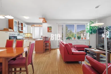 Na predaj 4-izbový byt, 135 m², Bratislava-Nové Mesto, Uhrova