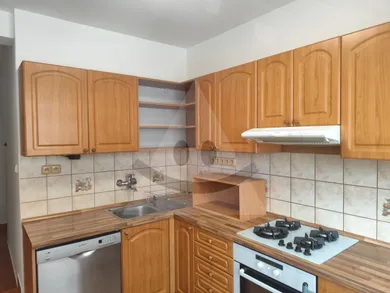 Na prenájom 3-izbový byt, 68 m², Poprad, Jarná