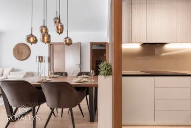 Na prenájom 3-izbový byt, 77 m², Bratislava-Staré Mesto, Pribinova