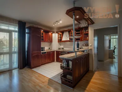 Na predaj 3-izbový byt, 85 m², Bratislava-Dúbravka, Agátová
