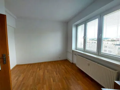 Na prenájom 3-izbový byt, 70 m², Košice-Juh, Zborovská