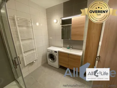 Na prenájom 2-izbový byt, 76 m², Piešťany, Tematínska