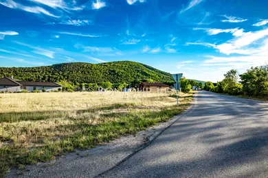 Na predaj pozemok, 206 m², Horné Orešany