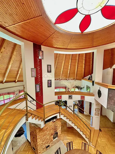 Na predaj 7-izbový dom, 550 m², Dunajská Streda