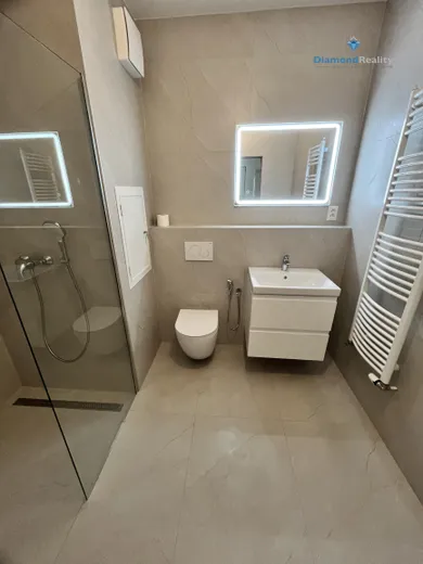 Na prenájom 2-izbový byt, 43 m², Veľké Zálužie, Fabrická