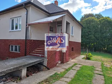 Na predaj 4-izbový dom, 194 m², Trávnica, Za parkom