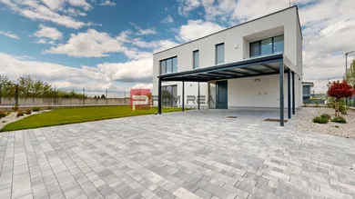 Domy na wynajem, 5-pokojowe, Bratislava-Záhorská Bystrica · €2000