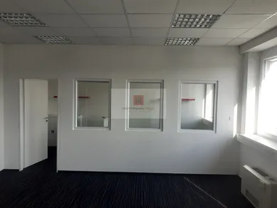 Na prenájom komerčné, 315 m², Bratislava-Ružinov, Technická