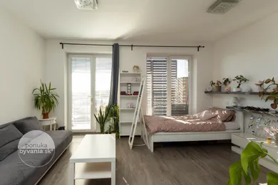 Na predaj 2-izbový byt, 41 m², Bratislava-Petržalka, Žltá