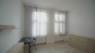 Na prenájom 2-izbový byt, 68 m², Bratislava-Staré Mesto, Obchodná